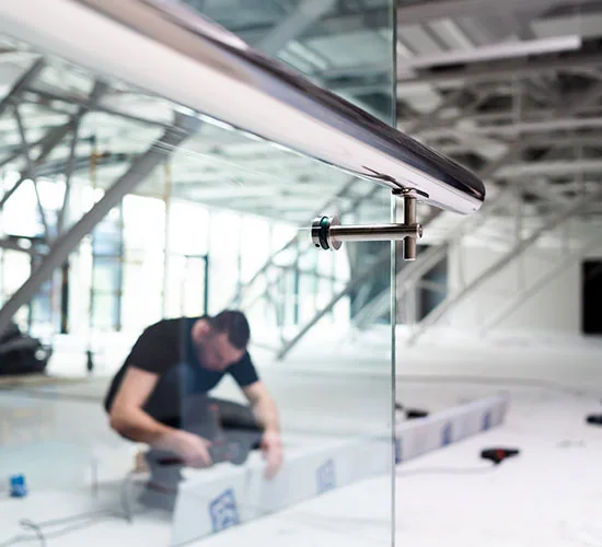 Aventura, FL highly skilled glass repair technicians